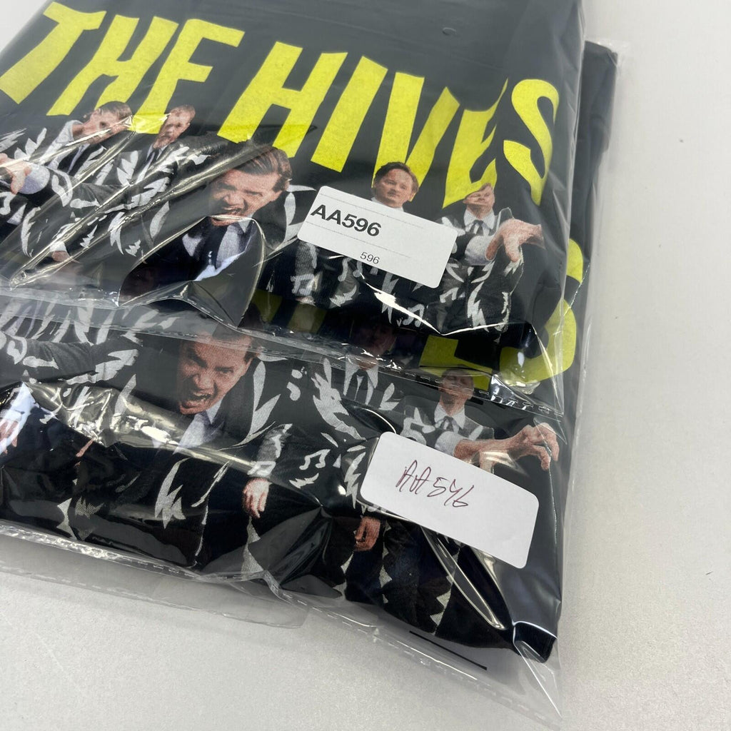 The Hives Band T-Shirt - Retro 90s Swedish Rock Band Unisex Tee size Medium