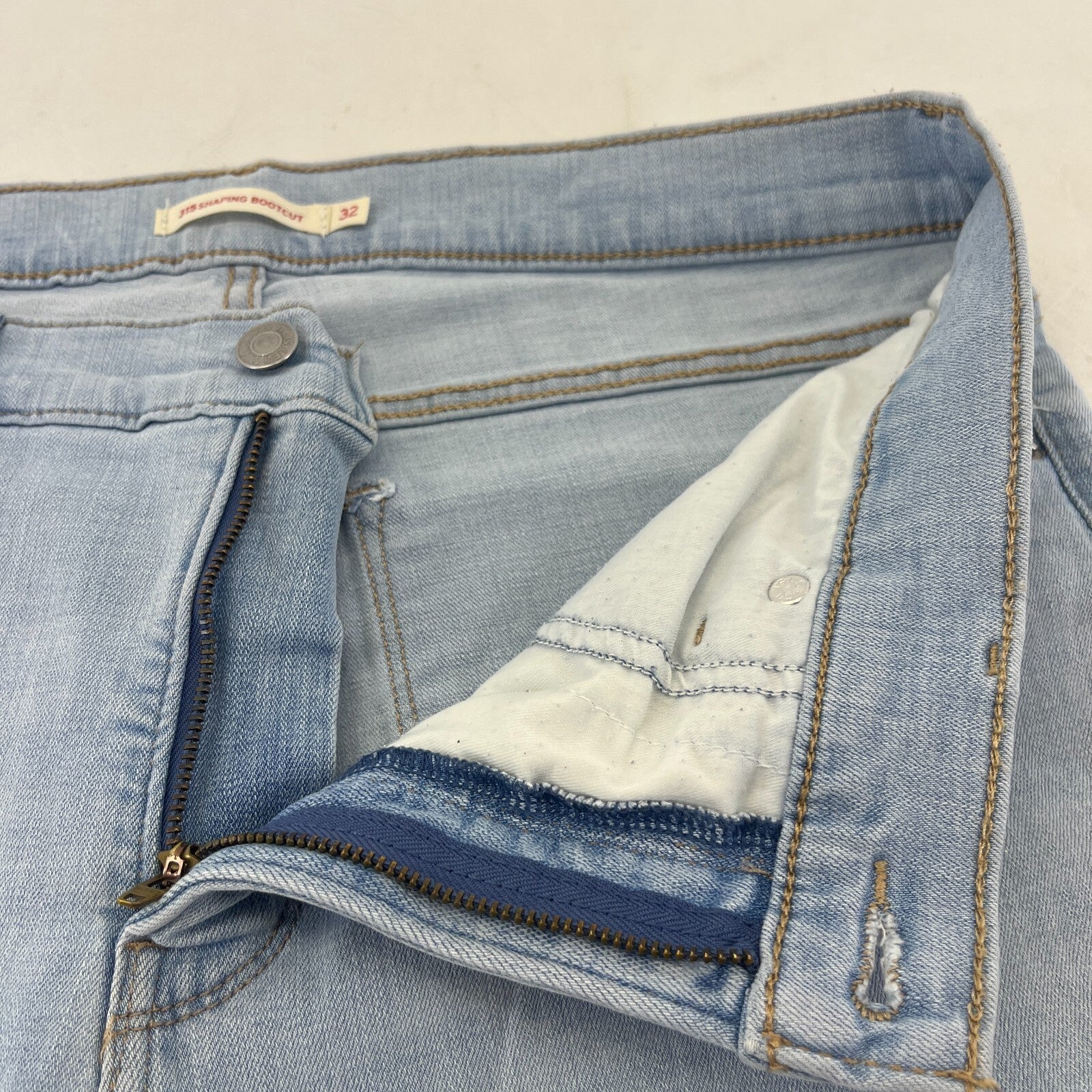 Levi's 315 Shaping Bootcut Women’s Jeans W32" L30" Light Blue Denim