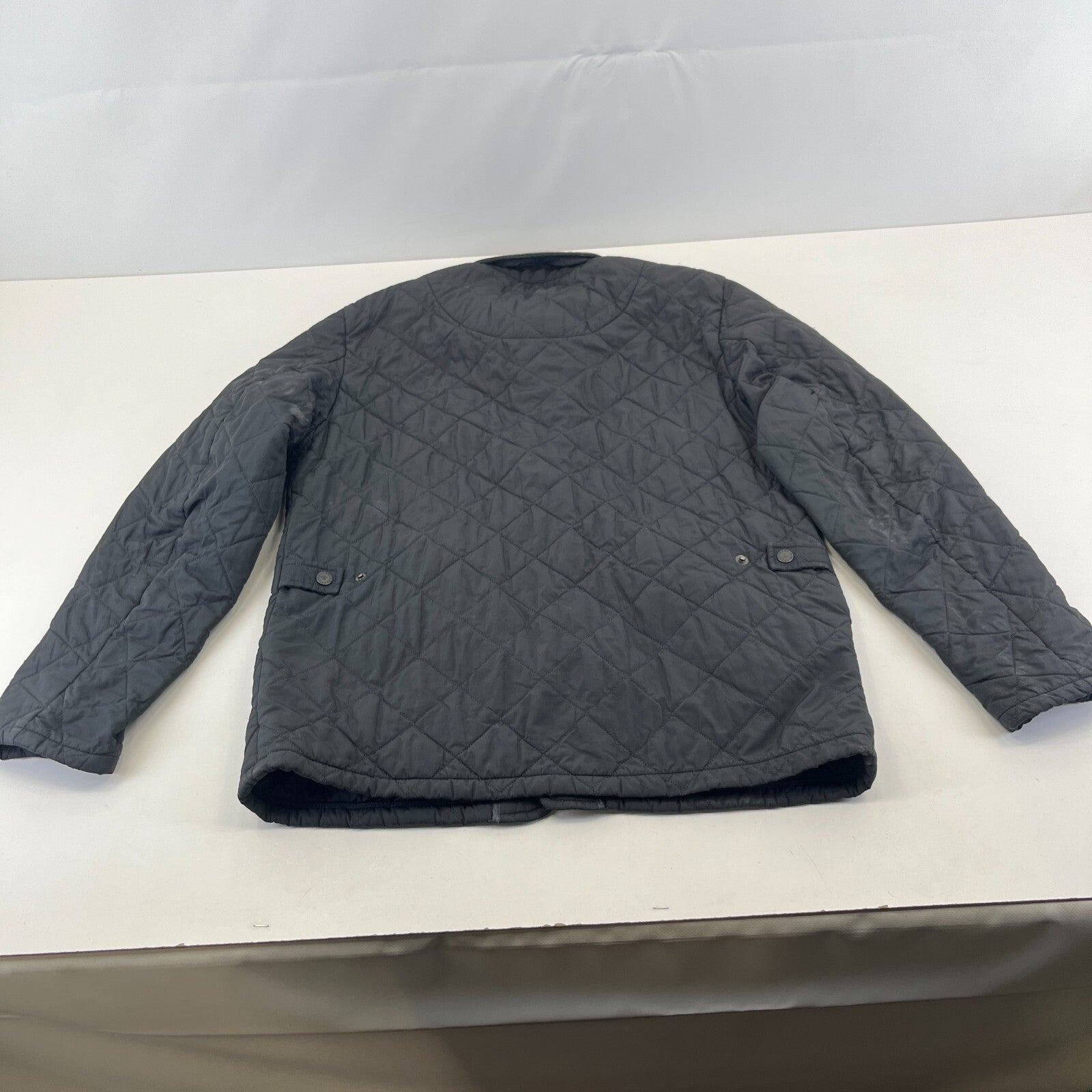 Barbour Liddesdale Quilted Jacket in Black size Small Men's