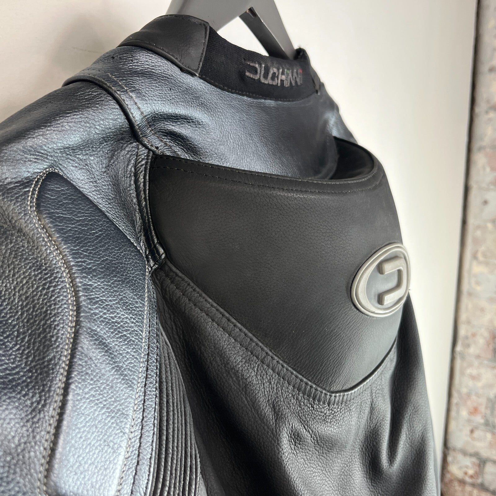 Duchinni 1 Piece Leather Suit with Hump Men's UK 40 EU 50 Black & Gunmetal Grey