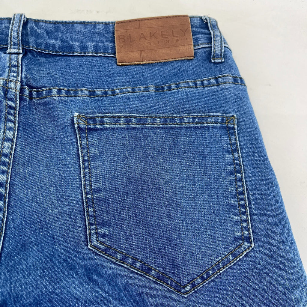 Blakely Women's Tapered Denim Jeans in Blue W34" - L31"
