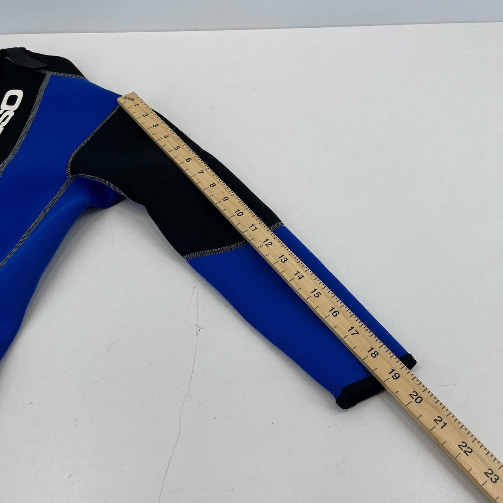 Osprey Women's Full Wetsuit size 34 Black & Blue - Mint Condition