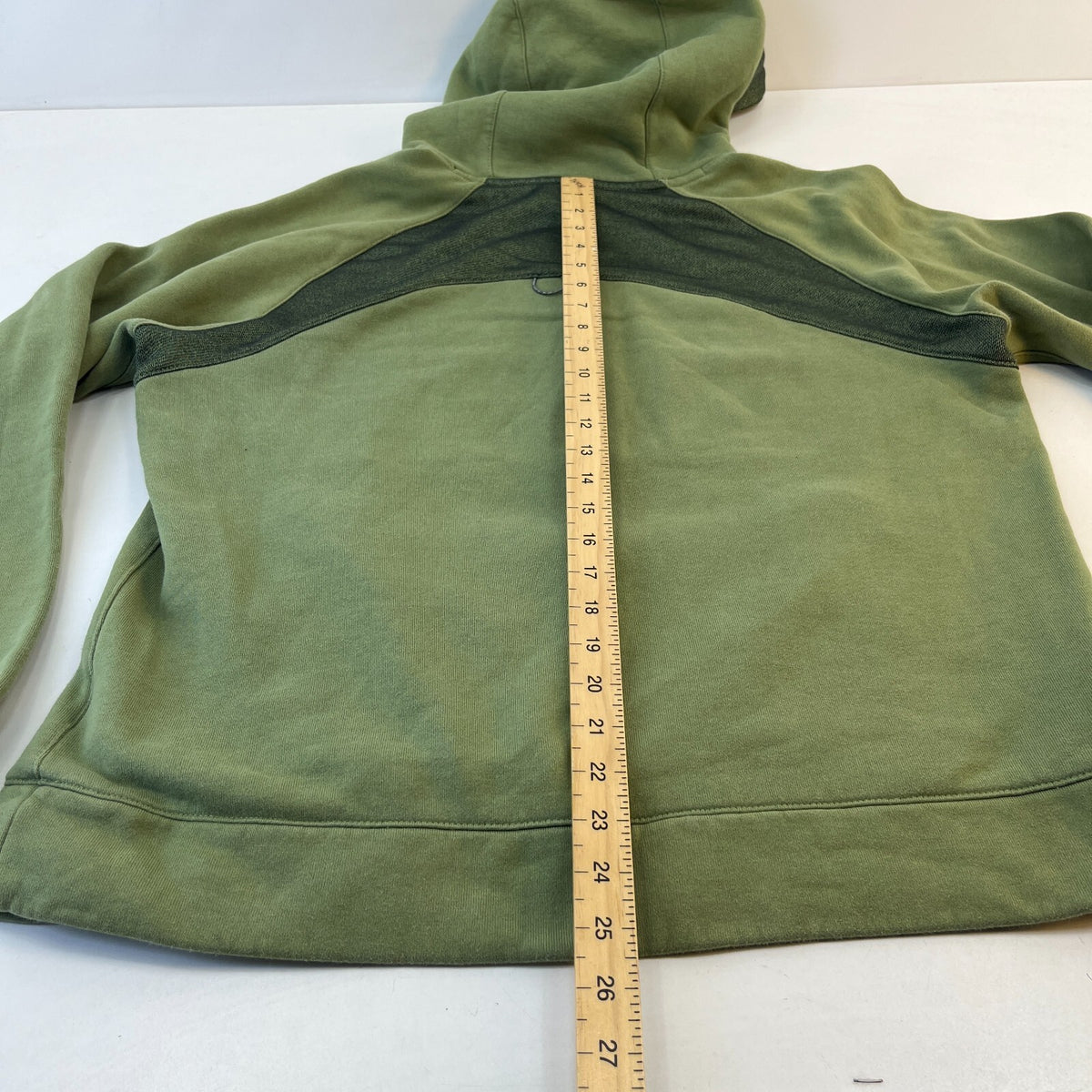 Nike Air Max Hoodie in Green Mens size Large with Kangaroo Pocket