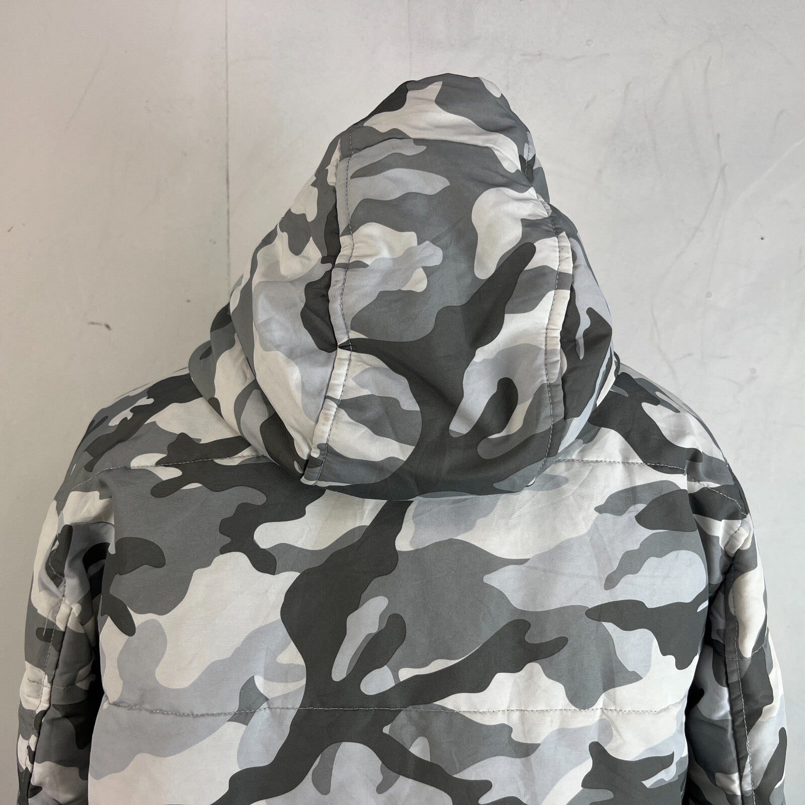 Tommy Hilfiger Camo Hooded Bomber Jacket size M Coat Grey White Water Resistant