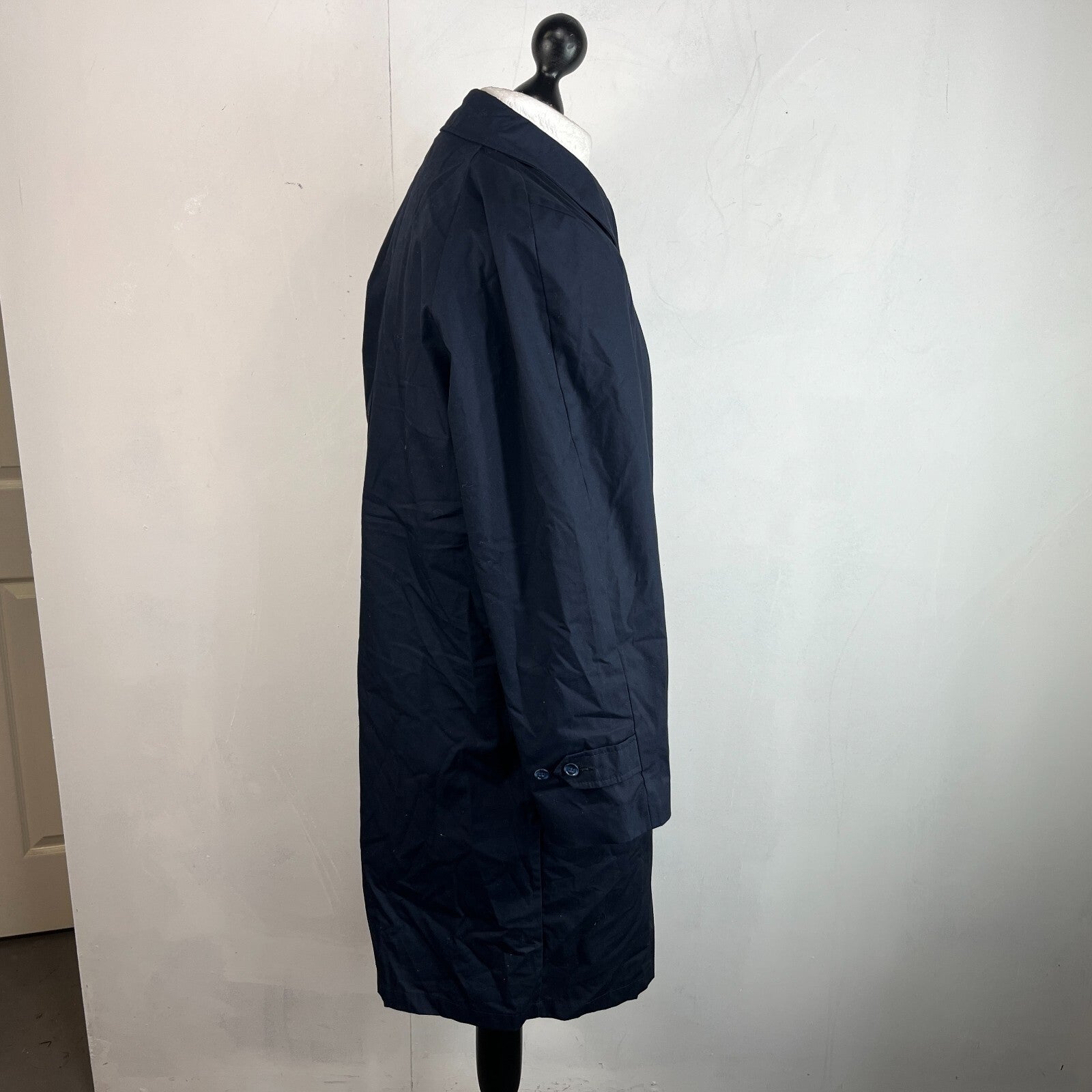 Vintage Men's Trench Coat in Navy Blue with Removable Liner size 40R Raincoat