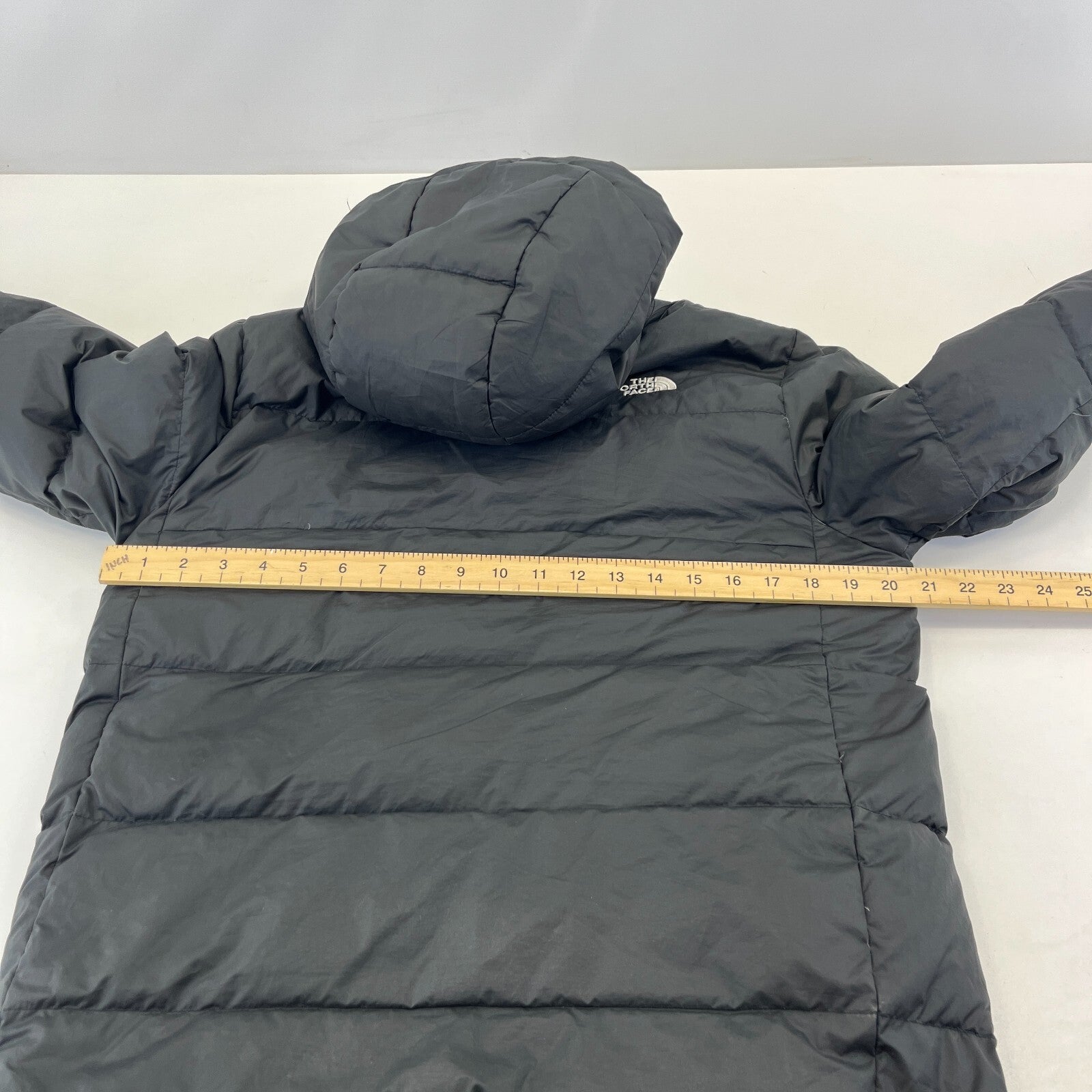 The North Face 550 Down Filled Padded Puffer Jacket in Black Youth Junior XL