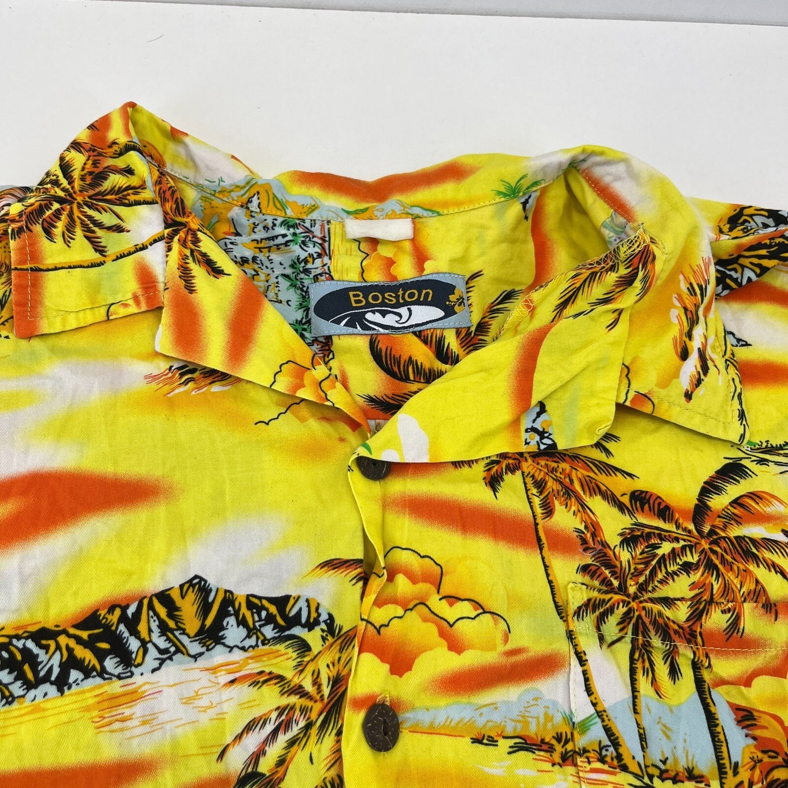 Boston Mens Yellow Hawaiian Shirt Designer Holiday Short Sleeve size M