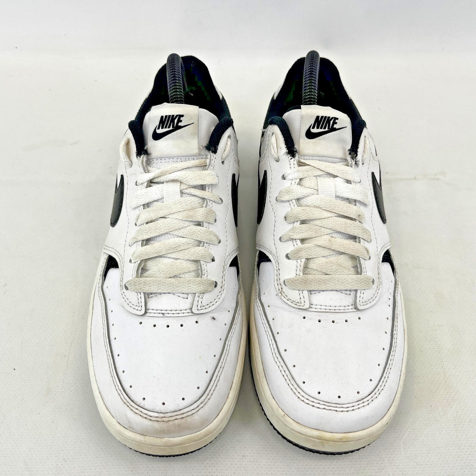 Nike Gamma Force Women’s Leather Trainers Shoes White/Black size UK 5.5 EU 39
