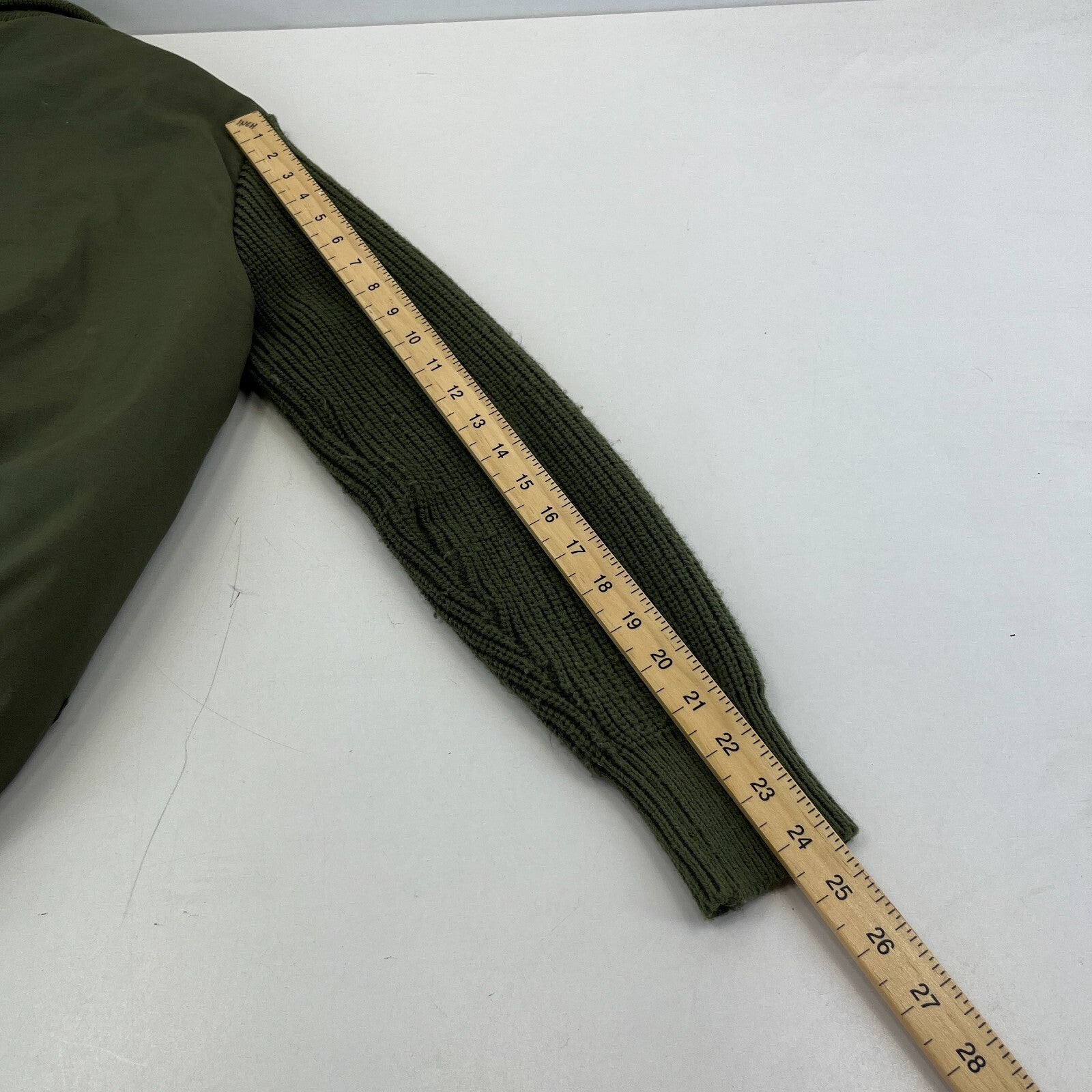 British Military Green Thermal Quilted Cold Weather Jacket size 38 (medium)