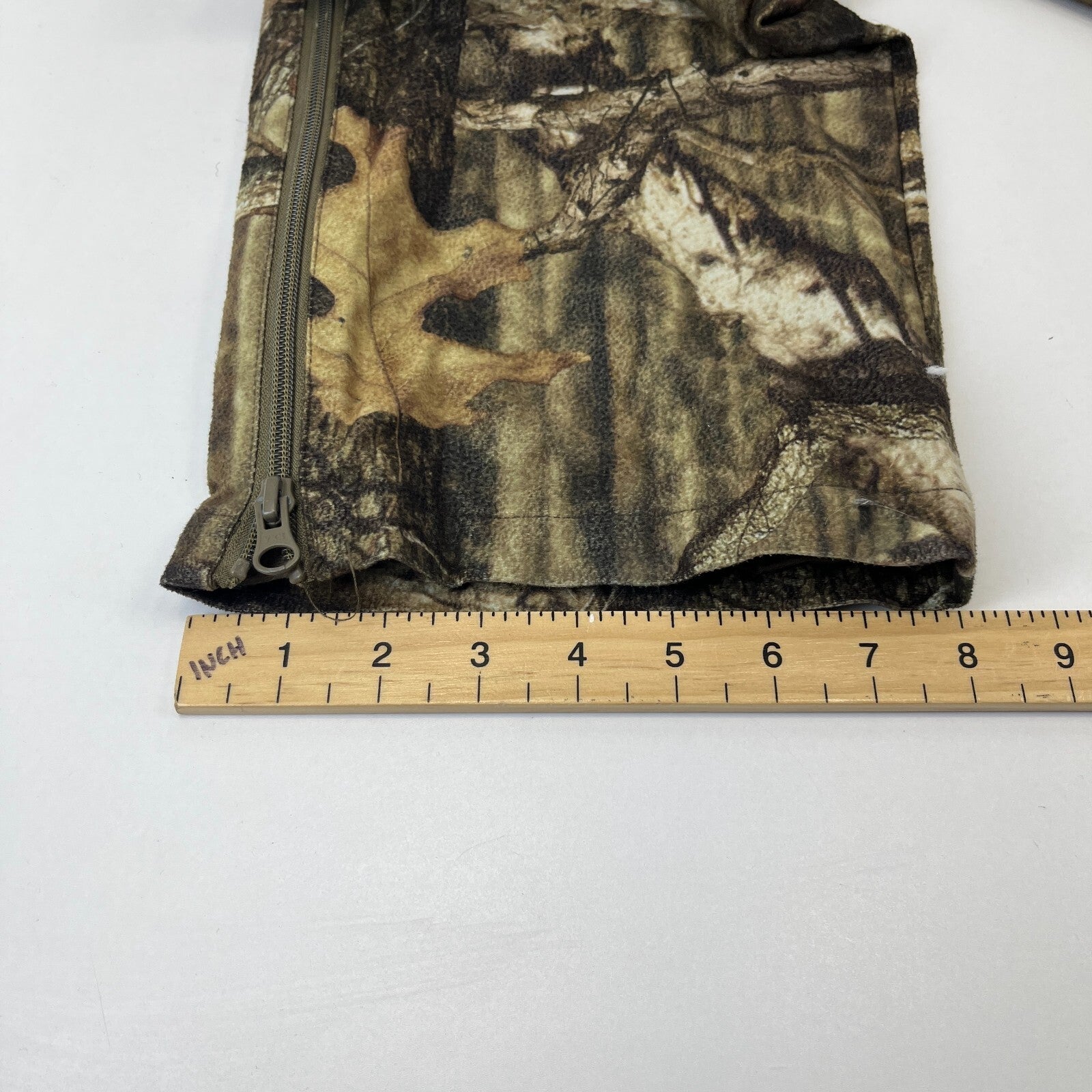 Mossy Oak Cargo Hunting Pants Youth size L (10/12) Real Tree Leaf Camo