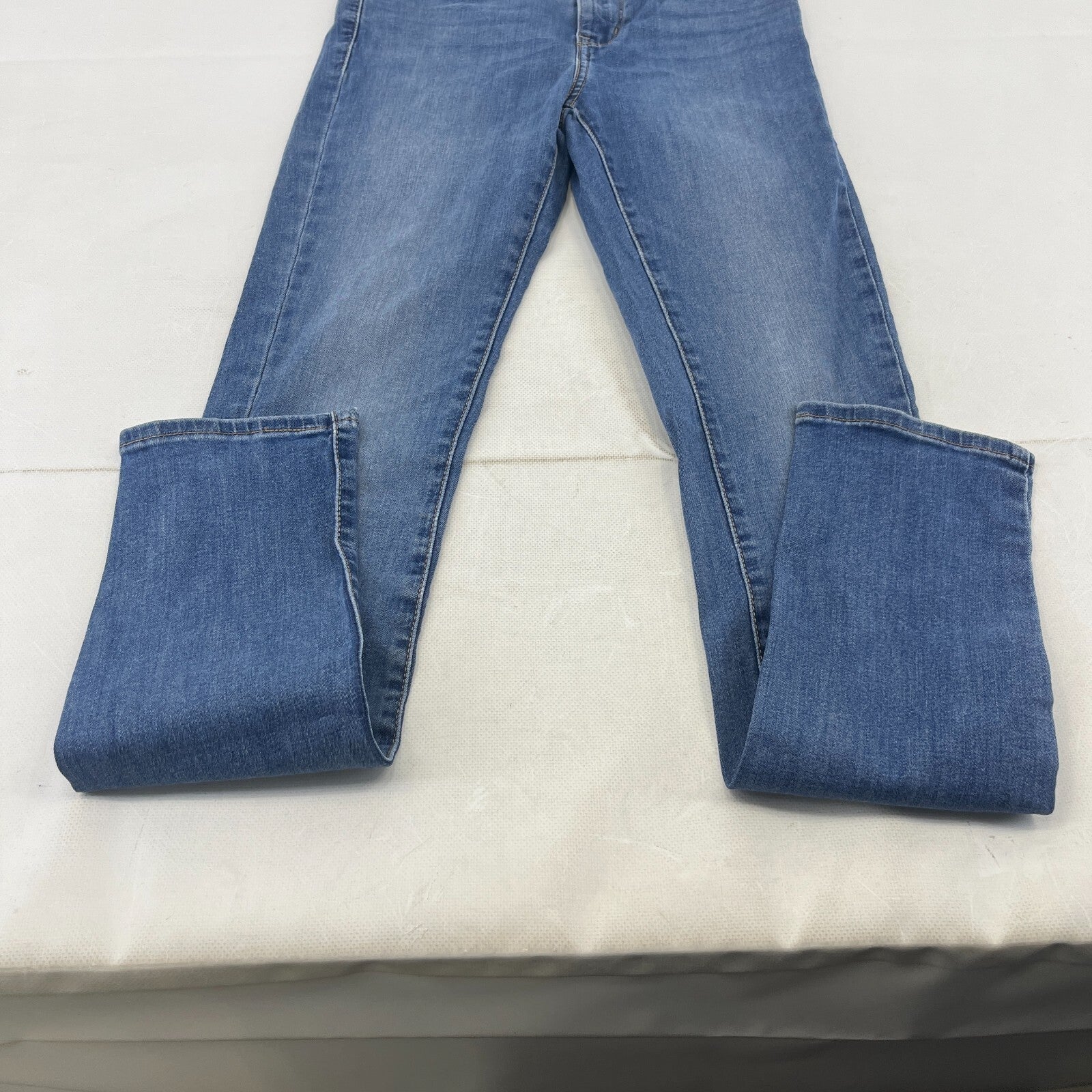 Levi's Slimming Skinny Stretch Jeans Women's W28" L32" Mid Blue Denim