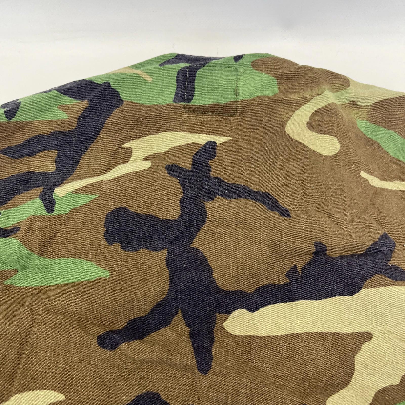 Genuine Vintage US Army Issue Camo Combat Jacket with Badges size Medium-Long