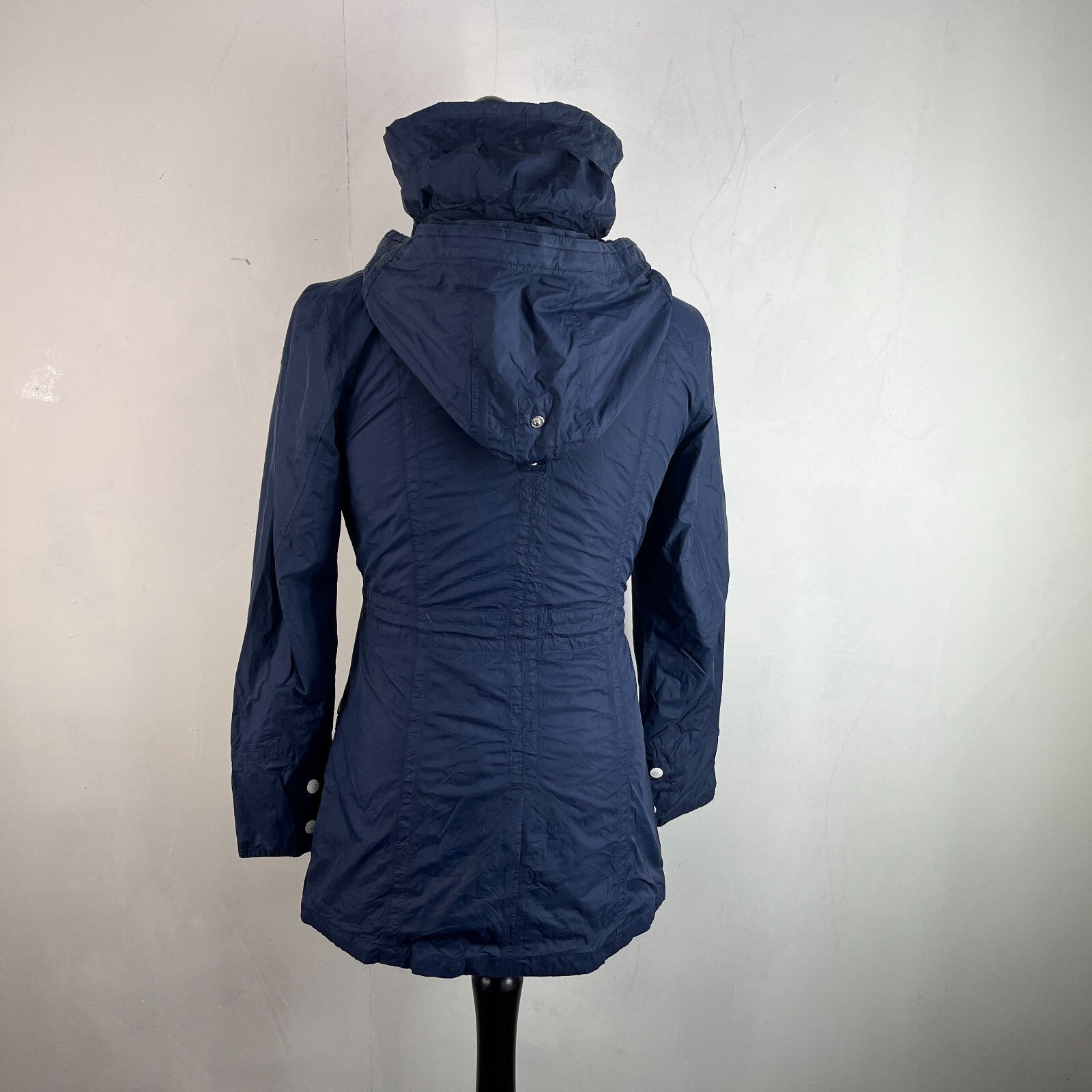 Henri Lloyd Waterproof Windbreaker Jacket Women’s size Small Navy Blue + Stow Hood