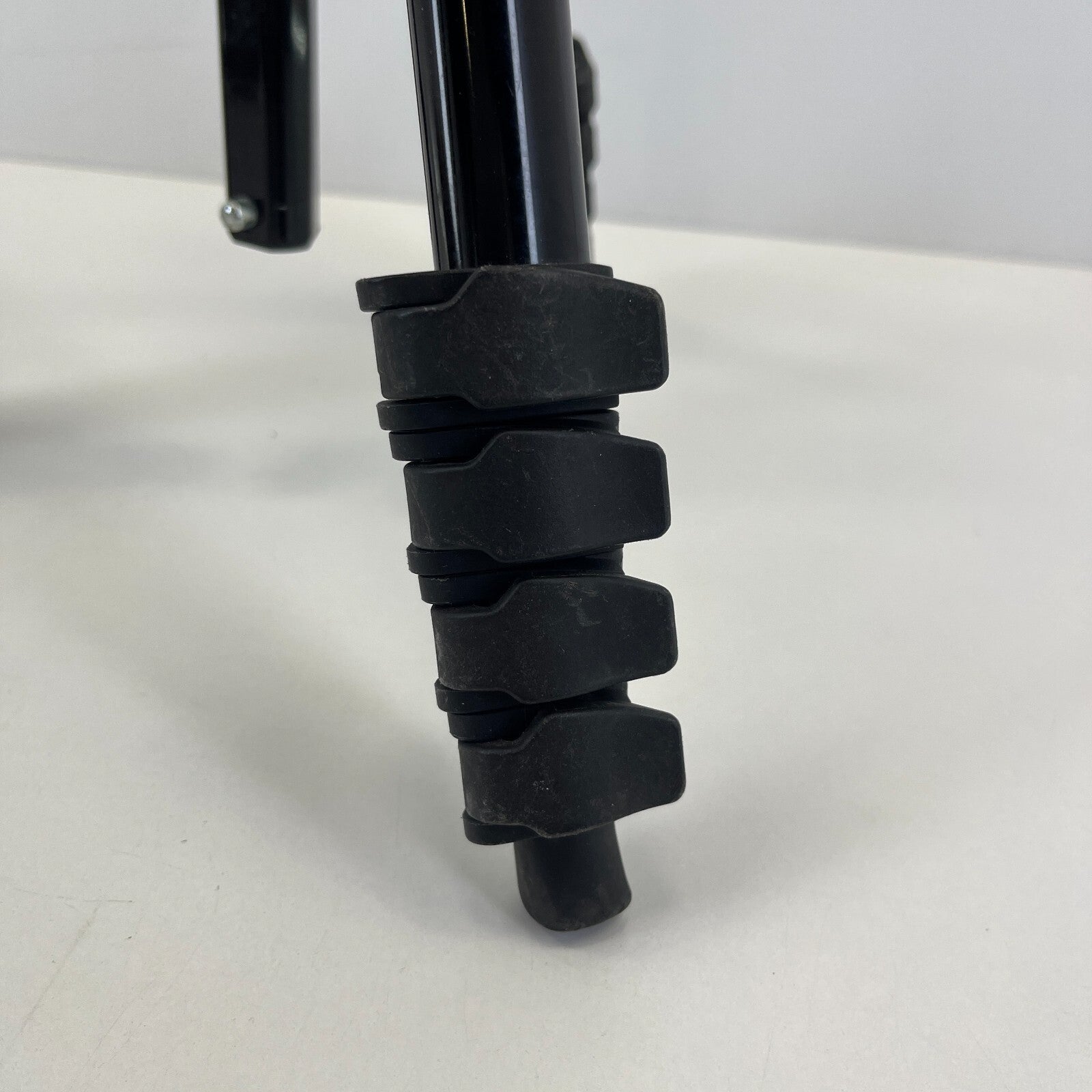 Manfrotto Aluminium Tripod in Black with Pistol Grip 48cm-142cm