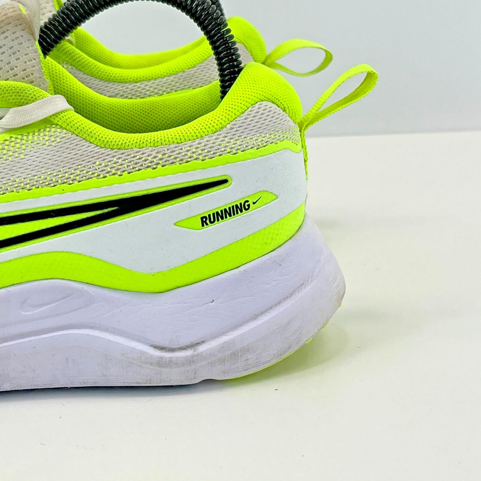 Nike Cosmic Runner White & Fluo Green Running Trainers size UK 5.5 / EU 38.5