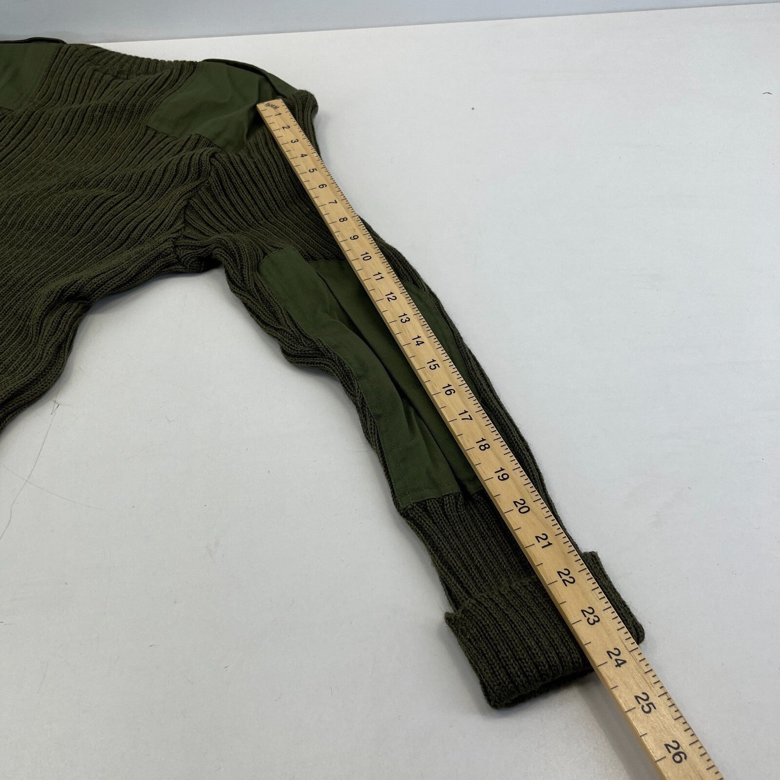British Army Jersey Men's Heavy Olive Round Neck Jumper Jersey size 112cm