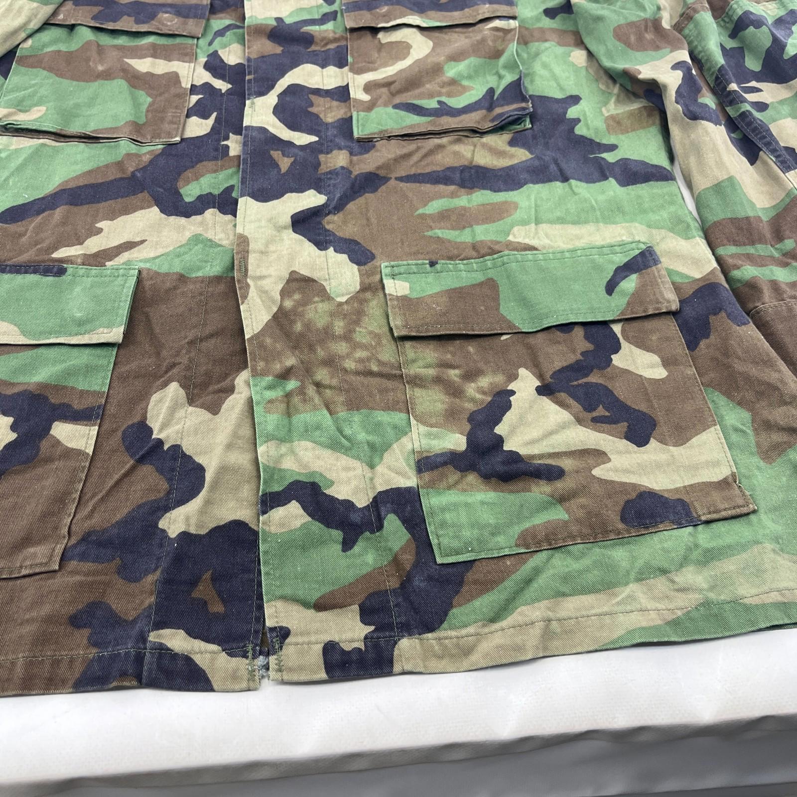 Genuine Vintage US Army Issue Camo Combat Jacket with Badges size Medium-Long