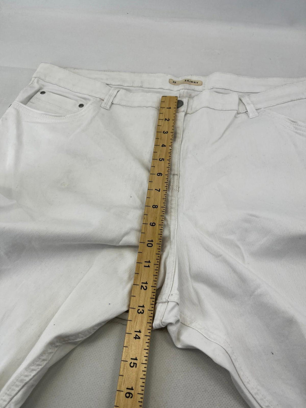 Nutmeg Skinny Tapered Jeans in White UK Women's size 22 - NWOT