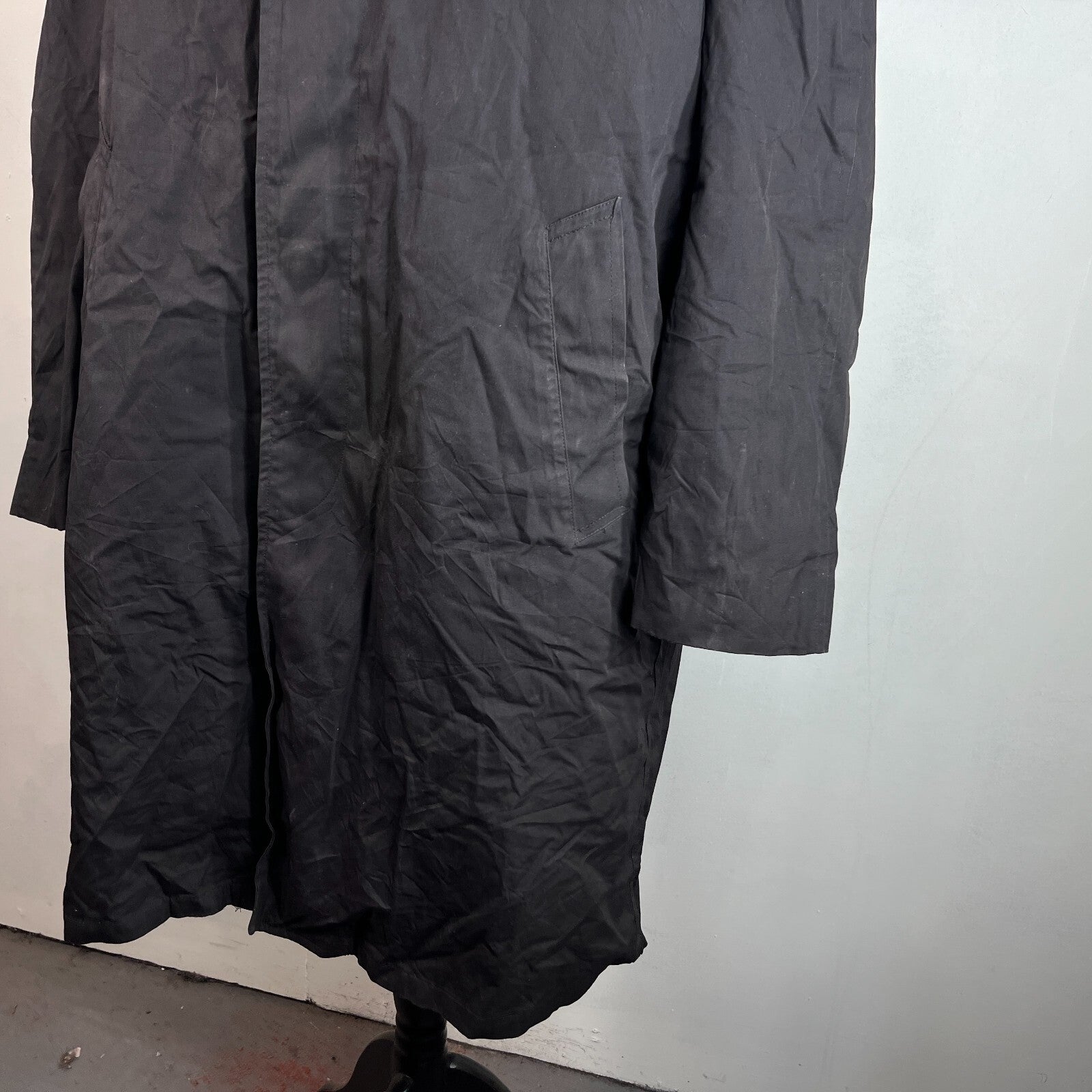 Genuine US Navy Black Trench Coat with Removable Liner size 44R Formal Military