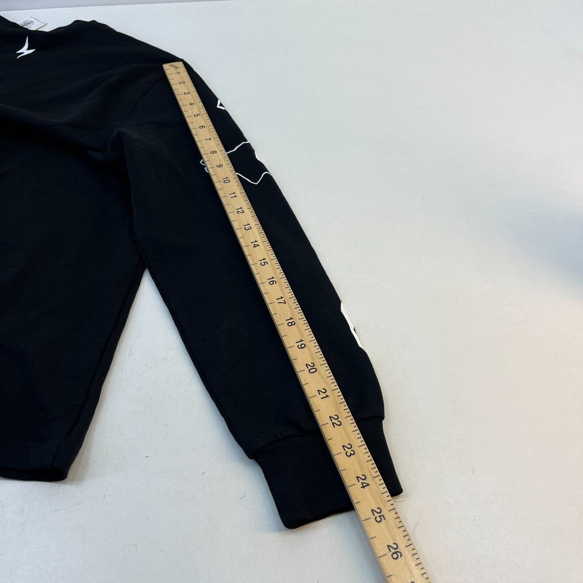 Criminal Damage Premium Black Pokémon Pikachu T-Shirt Long Sleeve size Medium