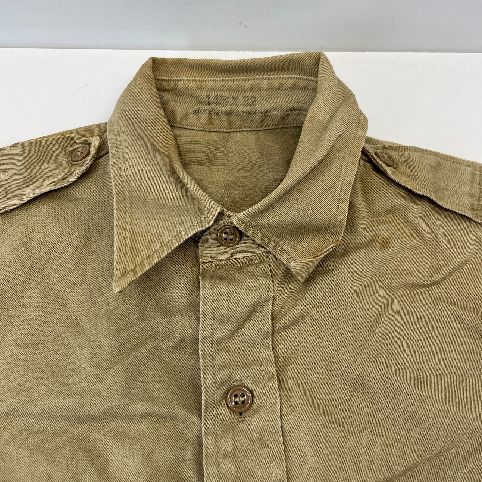 Vintage American Army Military Long Sleeve Shirt with Badges Khaki Brown size M