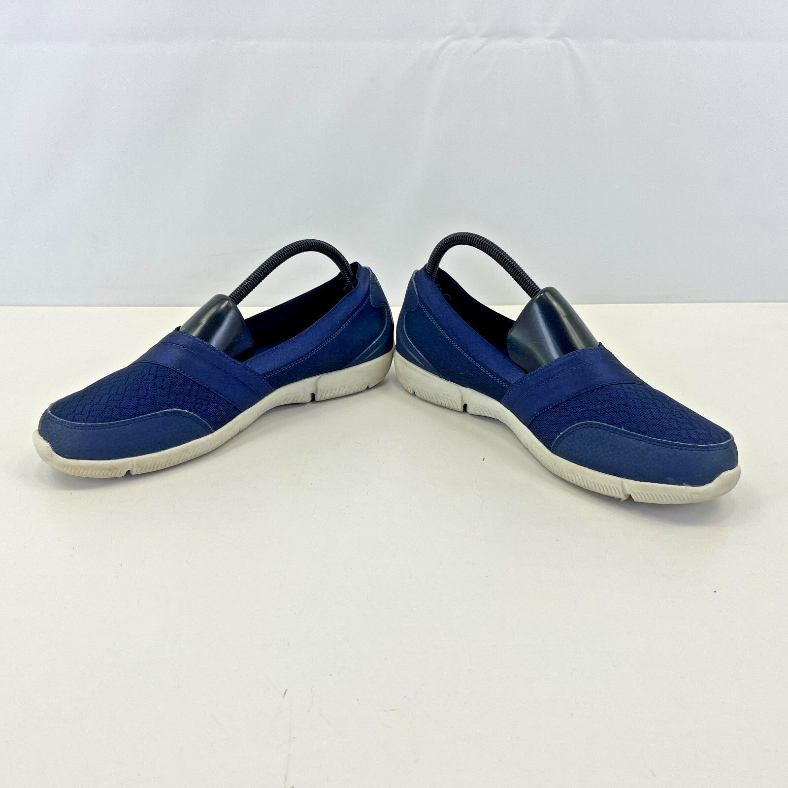Skechers Women's Slip On Trainers Navy Blue size UK 7 EU 40