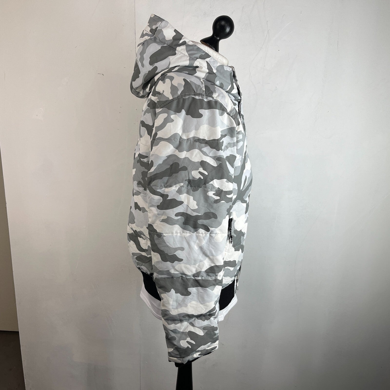 Tommy Hilfiger Camo Hooded Bomber Jacket size M Coat Grey White Water Resistant