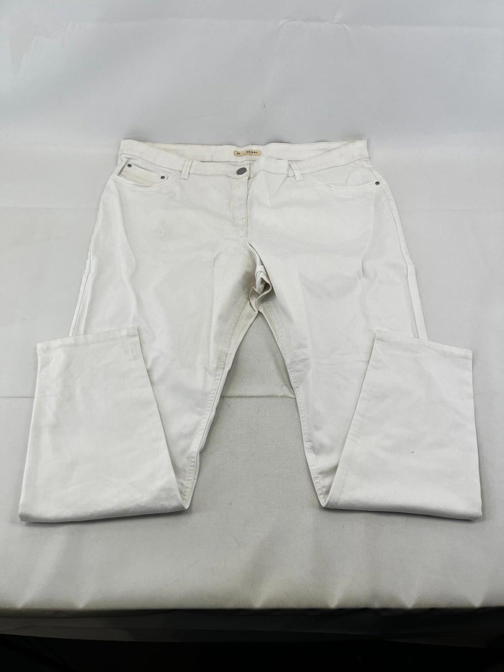 Nutmeg Skinny Tapered Jeans in White UK Women's size 22 - NWOT