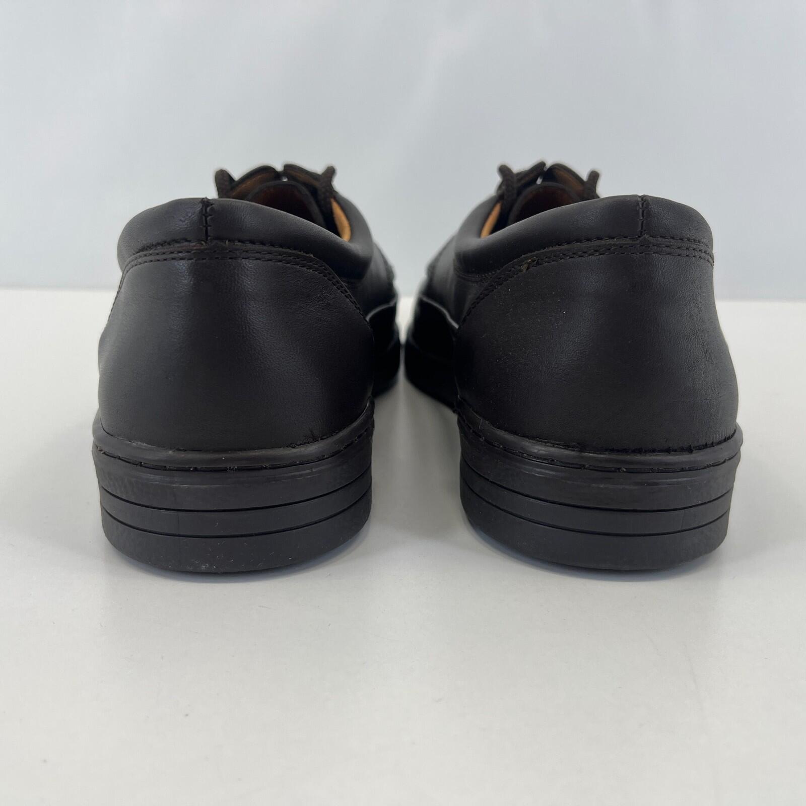 Men's Clarks Brown Leather Loafers Shoes size UK 10 G - EU 44 1/2 - New Boxed