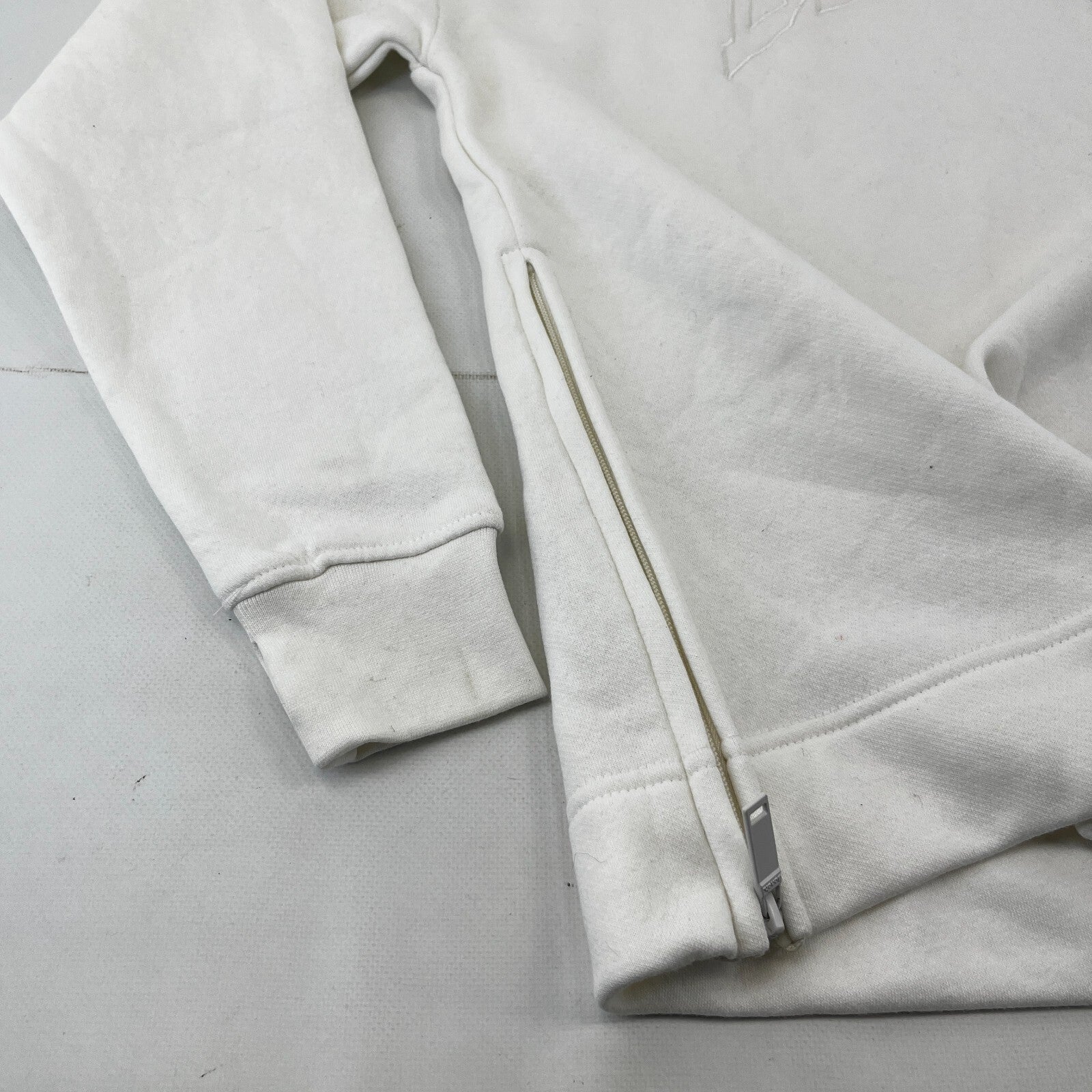 Bench Women's Hoodie Sweatshirt in White with Spellout size 8 Loose Fit - New