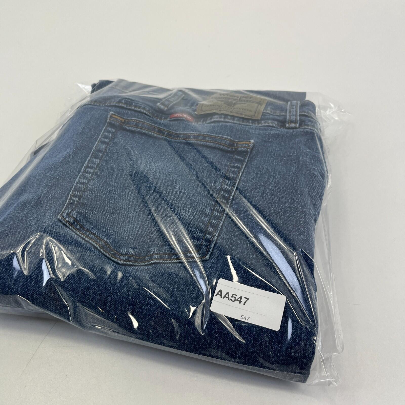 Wrangler Men's Blue Straight Leg Stretch Denim Jeans W42" L30"