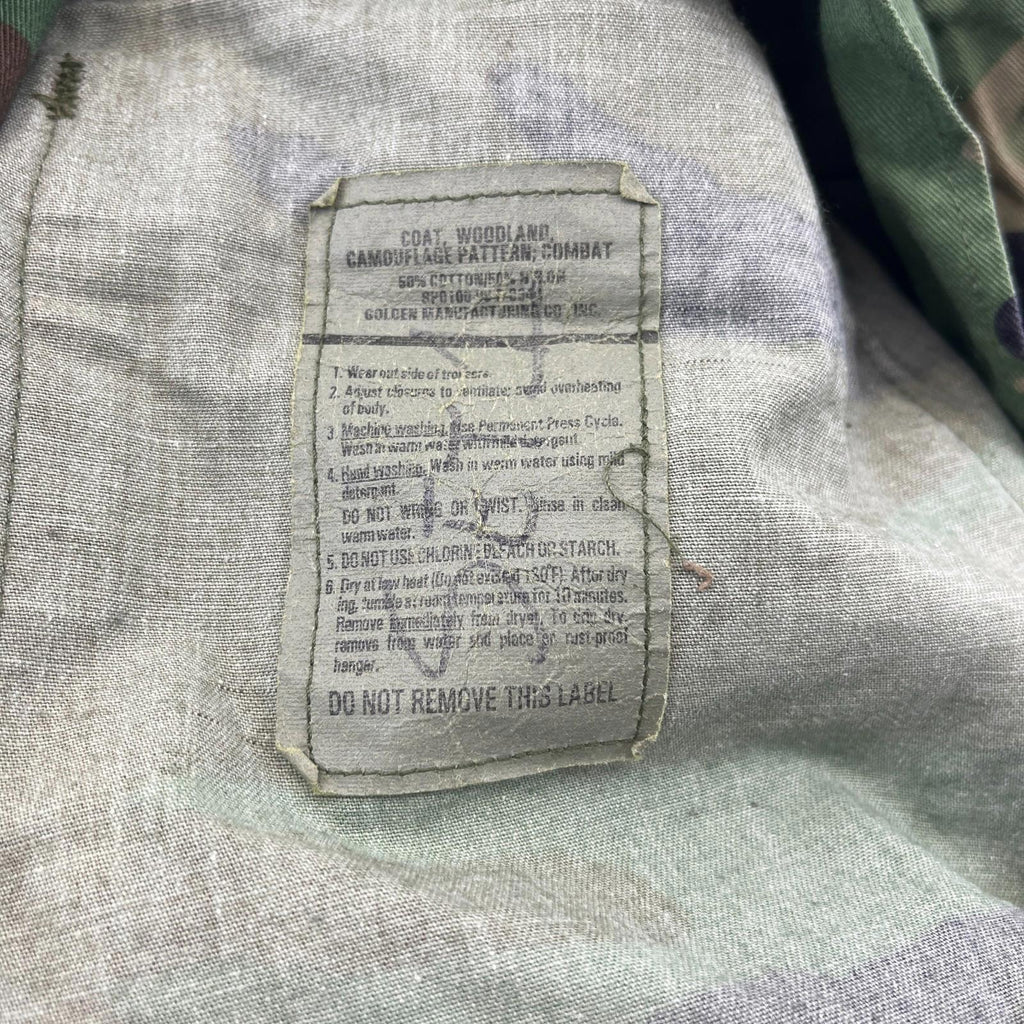Genuine Vintage US Army Issue Camo Combat Jacket with Badges size Medium-Long