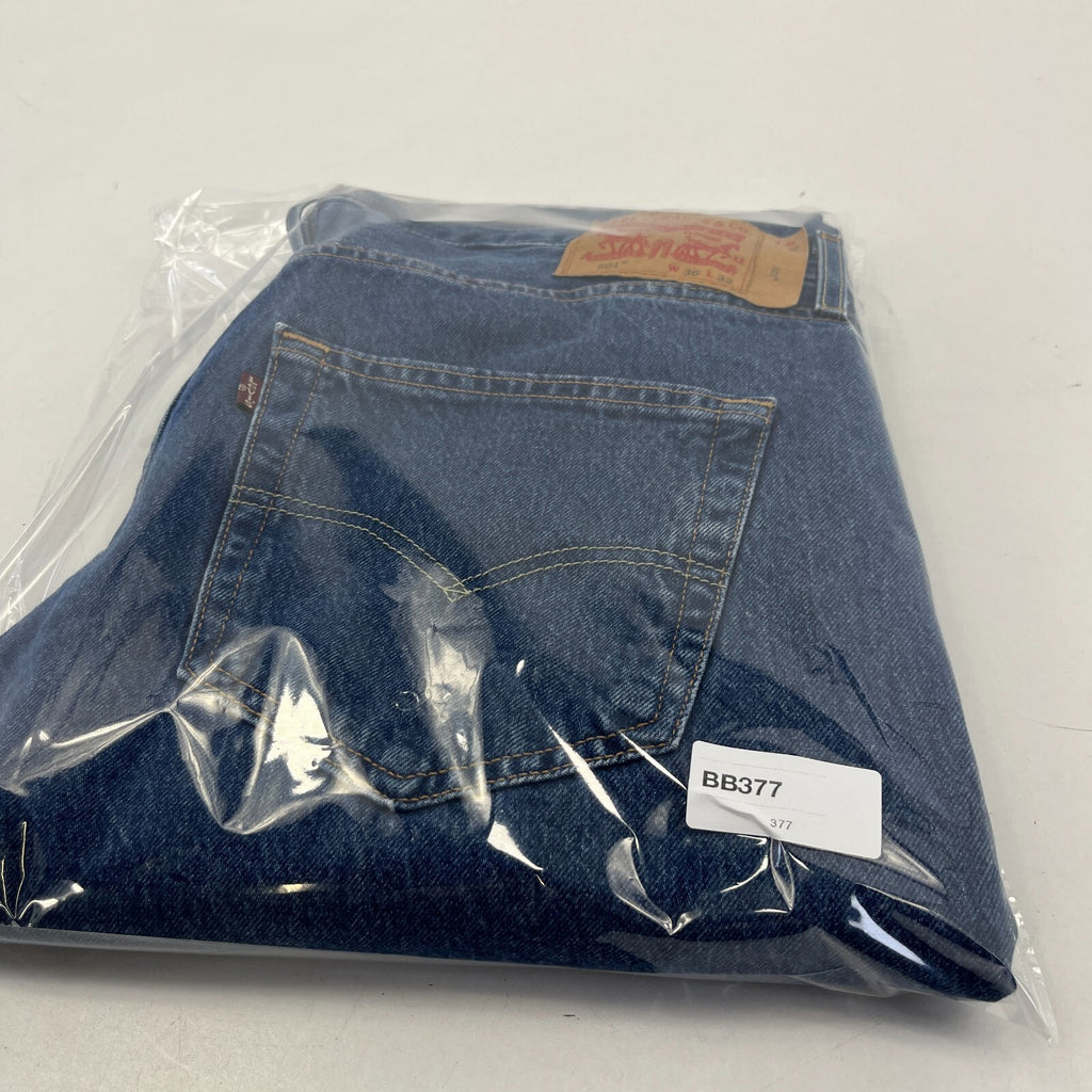 Authentic Men's Levi 501 Jeans - Straight Leg - Blue - W36" L32" - VGC