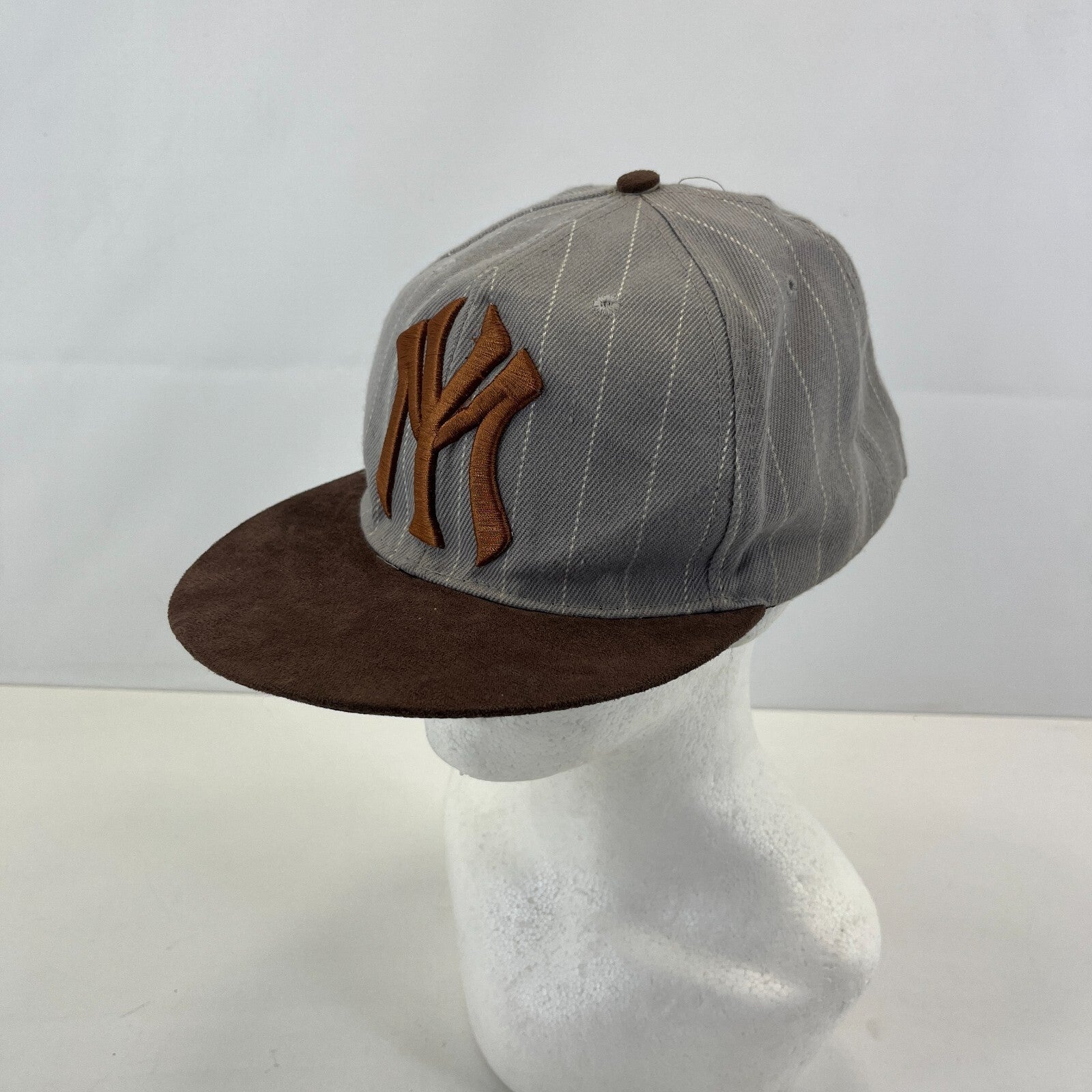 New York Yankees Gray & Brown Baseball Snapback Cap 7 1/4 58cm