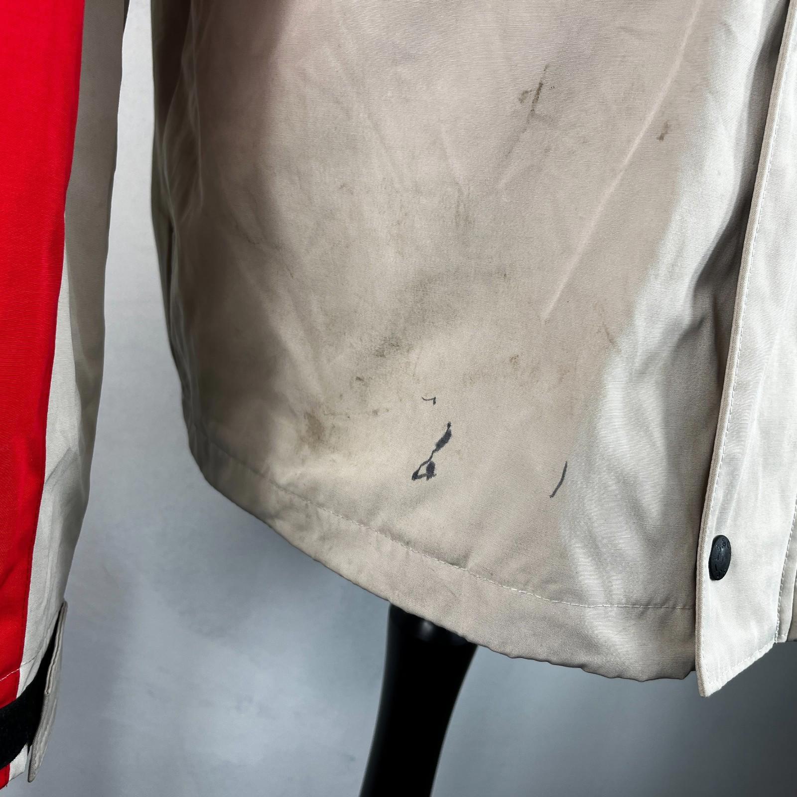 Levi's Waterproof Windbreaker Jacket Coat Mens size M Oversized Beige/Red Hooded