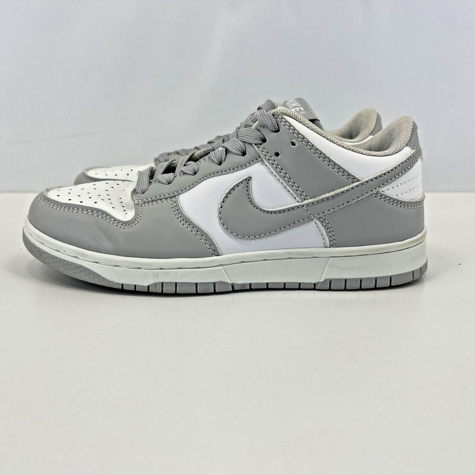 Nike Dunk Low Lace Up Trainers in Grey & White UK size 3.5 / EU 36